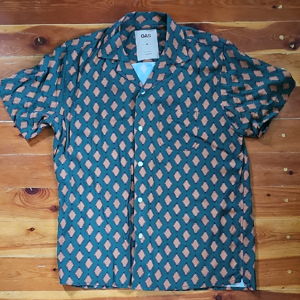 OAS Green and Tan Casual Button Down Shirt with Geometric Pattern
